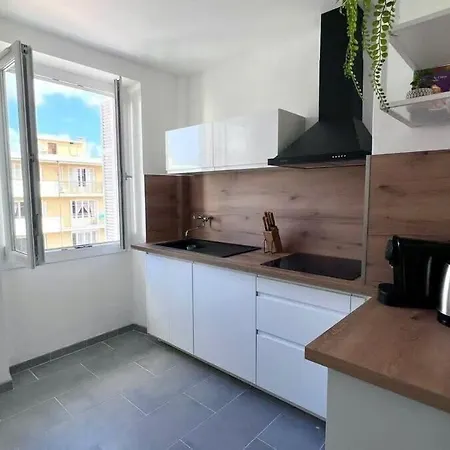Casamea - T2, Balcon, Clim, Wifi, Centre Apartman *